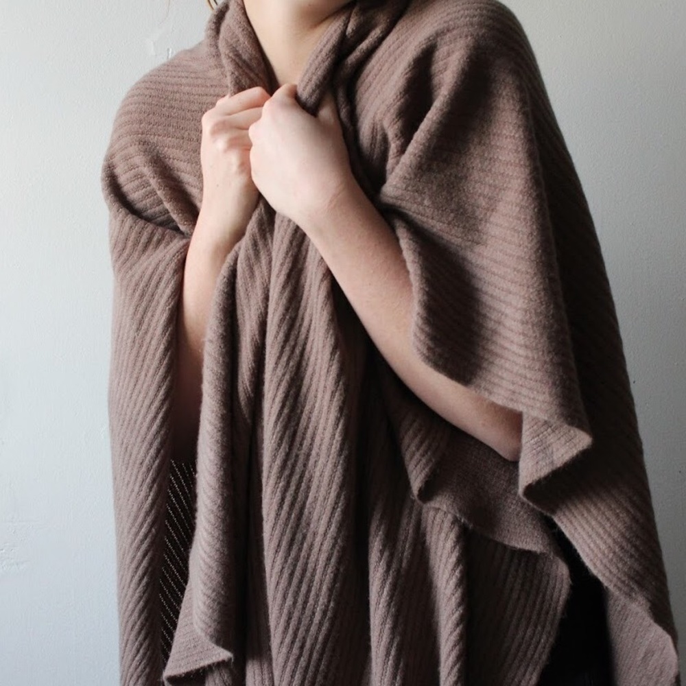 Super Soft Brown Fringe Shrug Blanket Scarf 泥 